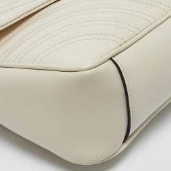 مملوكة مسبقًا Gucci Off White Matelassé Leather Small GG Marmont Shoulder Bag