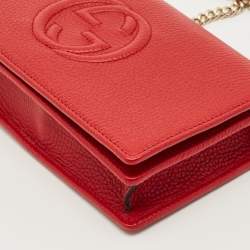 Pre Owned Gucci Red Pebbled Leather Soho Wallet on Chain