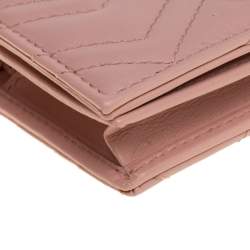 مملوكة مسبقًا Gucci Pink Matelasse Leather GG Marmont Card Case