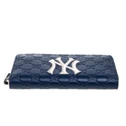 مملوكة مسبقًا محفظة غوتشي مزينة باتش NY Yankees سحاب ملتف كانفاس GG بني