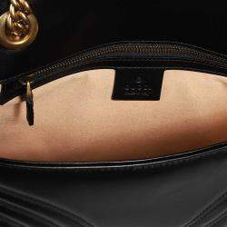 مملوكة مسبقًا Gucci Black Matelassé Leather Small GG Marmont Shoulder Bag