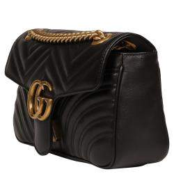 مملوكة مسبقًا Gucci Black Matelassé Leather Small GG Marmont Shoulder Bag