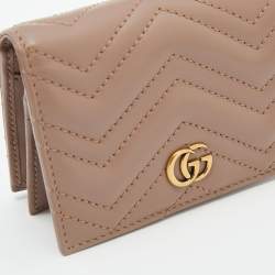 مملوكة مسبقًا Gucci Beige Matelassé Leather GG Marmont Card Case