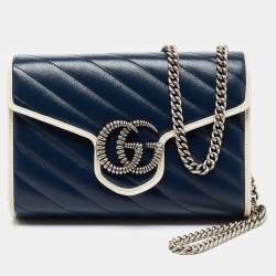 مملوكة مسبقًا Gucci Navy Blue/White Diagonal Quilt Leather GG Marmont Torchon Wallet on Chain