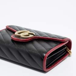 Pre Owned محفظة بسلسلة غوتشي مارمونت تورشون جلد مبط ن خط مائل أحمر /أسود شعار جي جي 