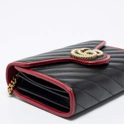 Pre Owned محفظة بسلسلة غوتشي مارمونت تورشون جلد مبطن خط مائل أحمر /أسود شعار جي جي 