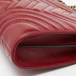 مملوكة مسبقًا Gucci Red Matelassé Leather Medium GG Marmont Chain Bag