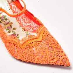 مملوكة مسبقًا Gucci Neon Orange Lace Virginia Mary Jane Pumps Size 39