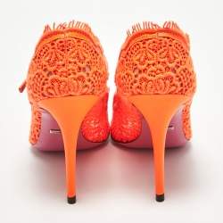 مملوكة مسبقًا Gucci Neon Orange Lace Virginia Mary Jane Pumps Size 39