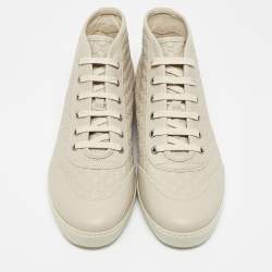 مملوكة مسبقًا Gucci Off White Microguccissima Leather High Top Sneakers Size 40.5