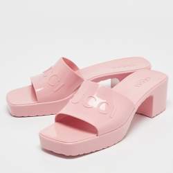 مملوكة مسبقًا Gucci Pink Rubber Embossed Logo Slide Sandals Size 42