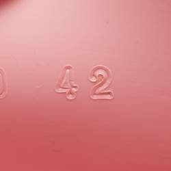 مملوكة مسبقًا Gucci Pink Rubber Embossed Logo Slide Sandals Size 42