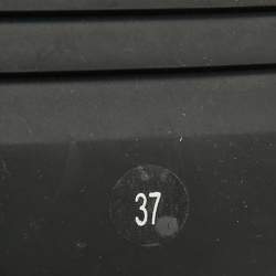 Pre Owned صندل غوتشي مطاط لامع أسود مزين شعار الماركة جي جي مسطح مقاس 37