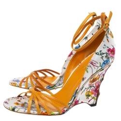 مملوكة مسبقًا صندل غوتشي كعب روكي بامبو جلد سحلية و ساتان مطبوع مورد متعدد الألوان مقاس 37.5