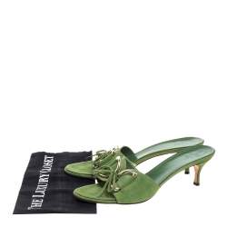 مملوكة مسبقًا Gucci Green Suede Tied Horse-bit Mule Sandals Size 40.5