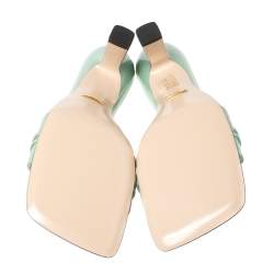 مملوكة مسبقًا Gucci Mint Green/Gold Leather Crystal Embellished Tiger Hear Sandals Size 39.5