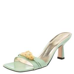 مملوكة مسبقًا Gucci Mint Green/Gold Leather Crystal Embellished Tiger Hear Sandals Size 39.5