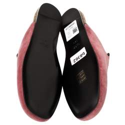 مملوكة مسبقًا Gucci Pink Velvet Snake Embellished Flat Mules Size 38.5