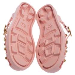 مملوكة مسبقًا Gucci Pink Rubber Embellished Slingback Sandals Size 36