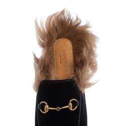 مملوكة مسبقًا حذاء سلايد غوتشي برينس تاون قطيفة سوداء مبطن فرو هورسبيت مقاس 38