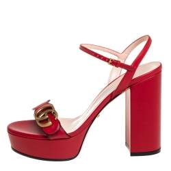 مملوكة مسبقًا Gucci Red Leather GG Marmont Block Heel Platform Ankle Strap Sandals Size 38.5