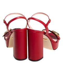 مملوكة مسبقًا Gucci Red Leather GG Marmont Block Heel Platform Ankle Strap Sandals Size 38.5