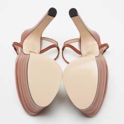 مملوكة مسبقًا حذاء كعب عالي غوتشي جلد بني سير حرف تي نعل سميك مقاس 38