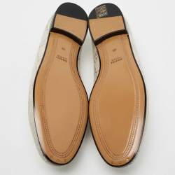 مملوكة مسبقًا حذاء لوفرز غوتشي جوردان قماش و قماش لامع مغزول جي جي فضي/أوف وايت مزين هورسبيت سليب أون مقاس 40