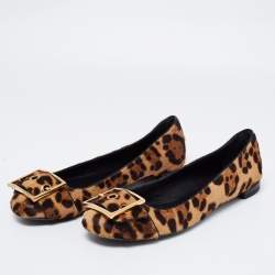 Pre Owned حذاء باليرينا فلات غوتشي شعر عجل نقشة الفهد بني/بيج بإبزيم مقاس 39