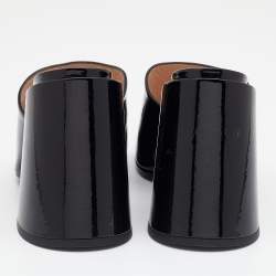 مملوكة مسبقًا صندل سلايد غوتشي جلد لامع أسود كعب مربع سميك مزين بشعار هورسبيت مقاس 38