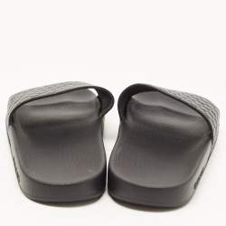 مملوكة مسبقًا Gucci Black Microguccissima Rubber Flat Slides Size 37