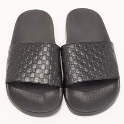 مملوكة مسبقًا Gucci Black Microguccissima Rubber Flat Slides Size 37