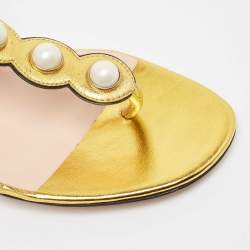 Pre Owned Gucci Gold Scalloped Leather Faux Pearl Embellished Thong Flat Sandals Size 38