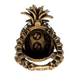 Pre Owned خاتم غوتشي لون ذهبي مرصع كريستال متعدد الألوان أيقونة أناناس مقاس 54