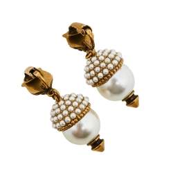 Pre Owned  أقراط غوتشي فيلين كليب أون لؤلؤ صناعي ذهبي عتيق