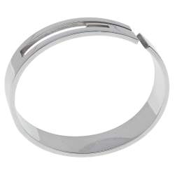 مملوكة مسبقًا Gucci Sterling Silver Logo Detail Bangle Bracelet
