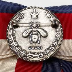 مملوكة مسبقًا Gucci Crystal Faux Pearl Gunmetal Tone Fabric Brooch