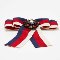 مملوكة مسبقًا Gucci Crystal Faux Pearl Gunmetal Tone Fabric Brooch