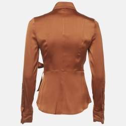 مملوكة مسبقًا قميص غوتشي بني حرير ساتان بأزرار وحزام من الأمام مقاس صغير (سمول)