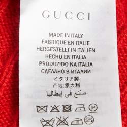 مملوكة مسبقًا سترة غوتشي حمراء مضلعة بحواف لامعة مزدوجة الرقبة مقاس متوسط (ميديوم)