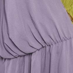 مملوكة مسبقًا فستان غوتشي ميني حرير متعدد الألوان بطبقات مقاس متوسط (ميديم)