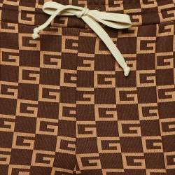 مملوكة مسبقًا بنطلون جوجي بنقشة مونوغرام بُني بخط جانبي وتفاصيل زينة مقاس صغير (سمول)