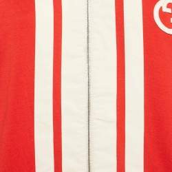 مملوكة مسبقًا جاکيت غووتشي م�ن الجيرسي الأحمر بنمط الشعارات المتشابكة الأكمام القصيرة مقاس كبير