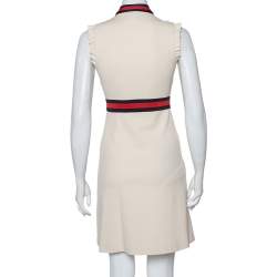 Pre Owned فستان غوتشي ميني سحاب أمامي تفاصيل ربطة عنق مخطط ويب جيرسي كريمي مقاس صغير جداً