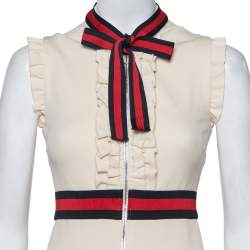 Pre Owned فستان غوتشي ميني سحاب أمامي تفاصيل ربطة عنق مخطط ويب جيرسي كريمي مقاس صغير جداً