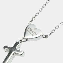 Pre Owned قلادة غوتشي صليب ألماس دلاية ألماس فضة ذهب أبيض عيار 18