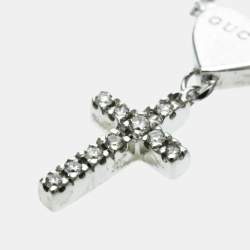 Pre Owned قلادة غوتشي صليب ألماس دلاية ألماس فضة ذهب أبيض عيار 18