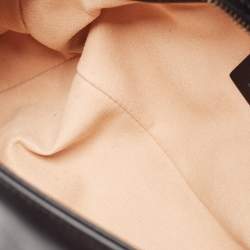 مملوكة مسبقًا Gucci Black Matelassé Leather Small GG Marmont Shoulder Bag