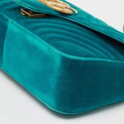 مملوكة مسبقًا Gucci Green Matelassé Velvet Small GG Marmont Shoulder Bag