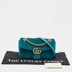 مملوكة مسبقًا Gucci Green Matelassé Velvet Small GG Marmont Shoulder Bag